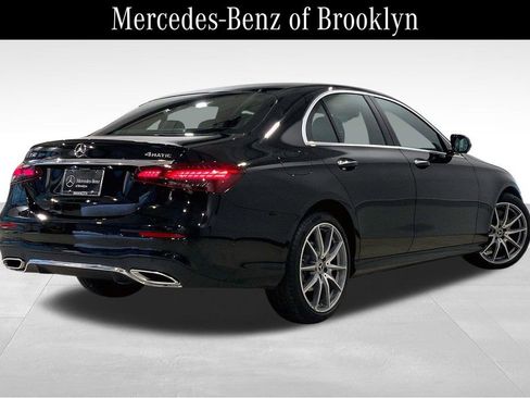 Used 2023 Mercedes-Benz E 350 4MATIC Sedan image 12