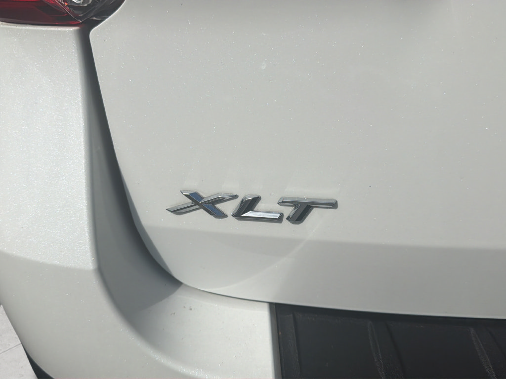 Used 2023 Ford Explorer XLT RWD image 52