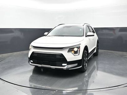Used 2024 Kia Niro EX Touring