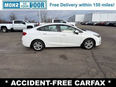 Used 2017 Chevrolet Cruze LT w/ Convenience Package image 6