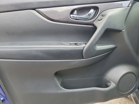 Used 2019 Nissan Rogue SV FWD image 14