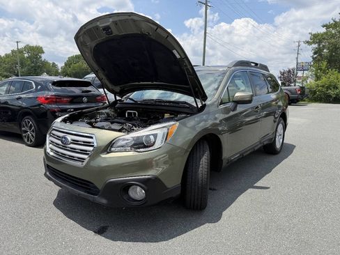 Used 2017 Subaru Outback 2.5i Premium AWD/4WD image 22