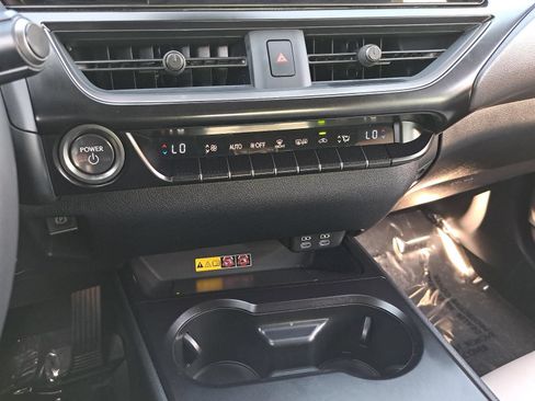 Used 2024 Lexus UX 250h FWD image 26
