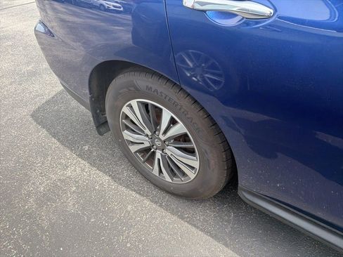 Used 2017 Nissan Pathfinder SV w/ Trailer Tow Package image 3