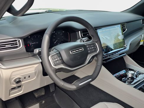 New 2026 Jeep Grand Wagoneer L Limited AWD/4WD image 31