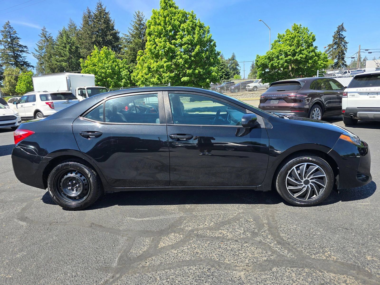 Used 2019 Toyota Corolla LE FWD image 6