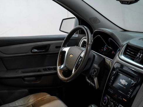 Used 2017 Chevrolet Traverse Premier FWD image 21