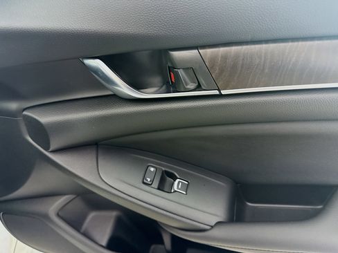 Used 2019 Honda Accord EX-L image 31