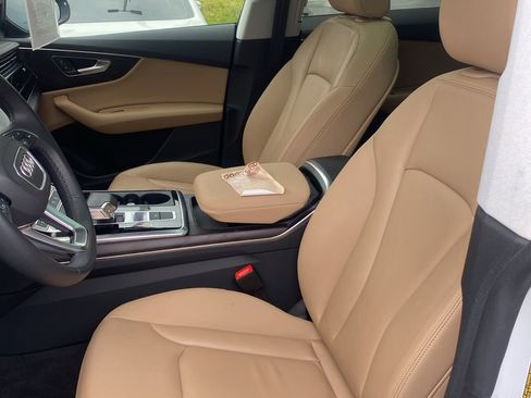 Used 2023 Audi Q8 Premium AWD/4WD image 6