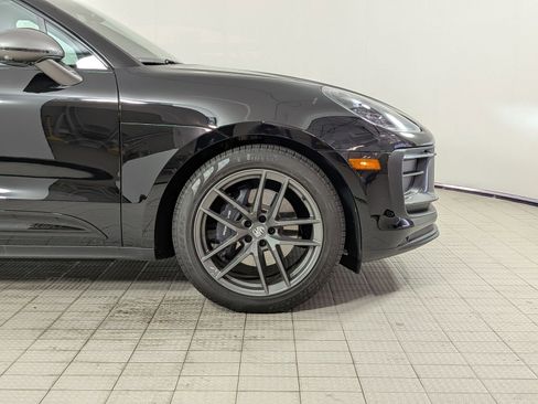 Used 2026 Porsche Macan AWD/4WD image 11