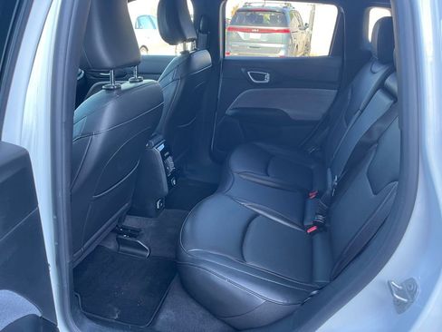 Used 2023 Jeep Compass Latitude AWD/4WD image 27