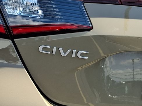 Used 2025 Honda Civic Sport image 32