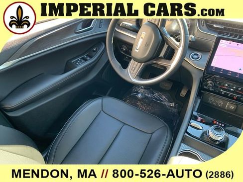 New 2025 Jeep Grand Cherokee Limited w/ Luxury Tech Group II image 22