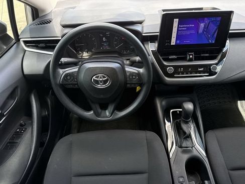 Used 2025 Toyota Corolla LE FWD image 12
