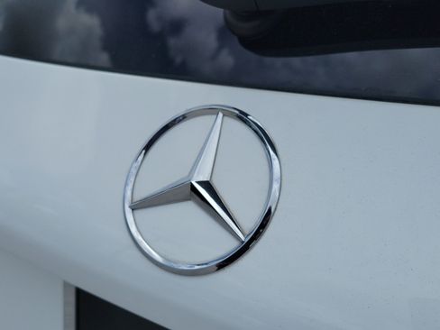 Certified 2022 Mercedes-Benz GLC 300 image 33