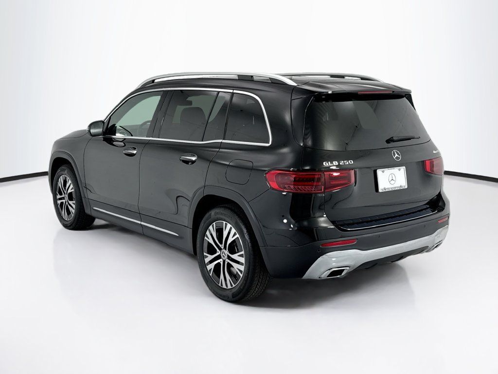 Certified 2024 Mercedes-Benz GLB 250 4MATIC image 7