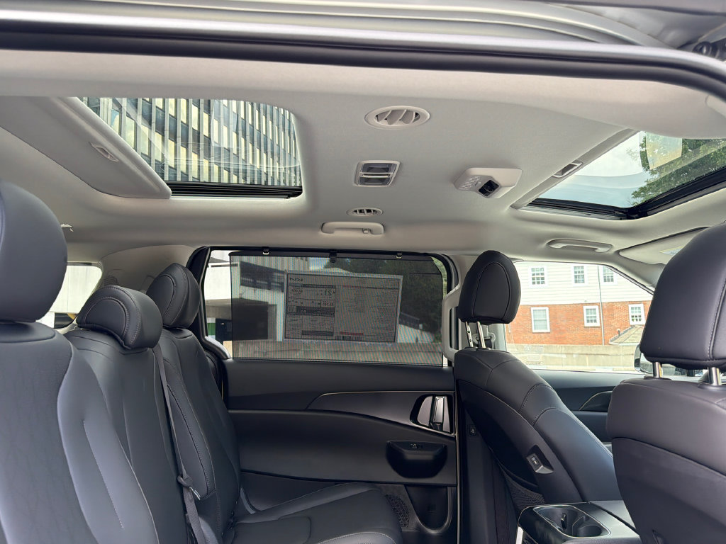 New 2027 Kia Carnival SX w/ Dark Edition Package FWD image 14