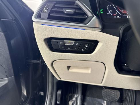 Used 2021 BMW 330i xDrive Sedan w/ Premium Package image 15