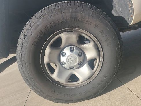 Used 2022 Toyota Tacoma SR image 10