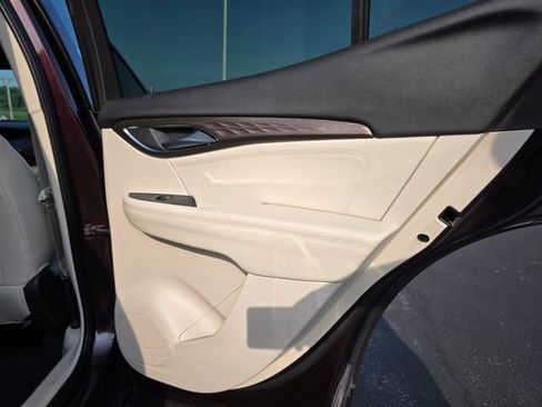 Used 2023 Buick Envision Avenir AWD/4WD image 23