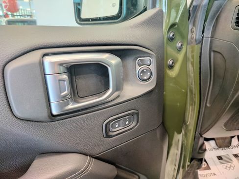 Used 2023 Jeep Wrangler Unlimited Sahara w/ Cold Weather Group image 10