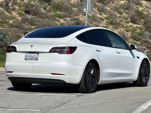 Used 2021 Tesla Model 3 Standard Range Plus image 3