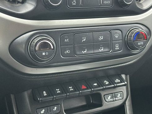 Used 2021 Chevrolet Colorado ZR2 image 19