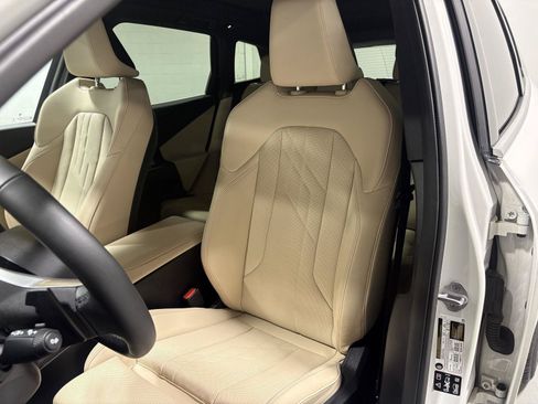 Used 2026 BMW X3 xDrive30i w/ Convenience Package AWD/4WD image 3