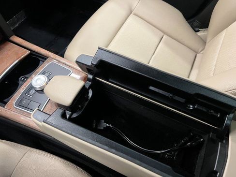 Used 2012 Mercedes-Benz E 350 4MATIC Sedan image 25