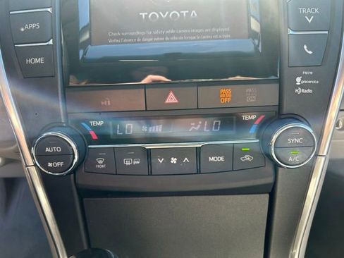 Used 2015 Toyota Camry LE image 26