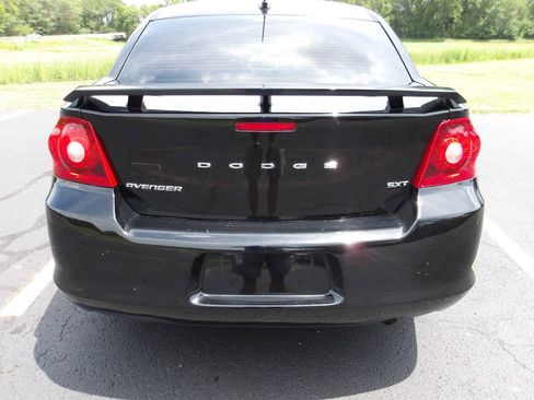 Used 2013 Dodge Avenger SXT FWD image 29