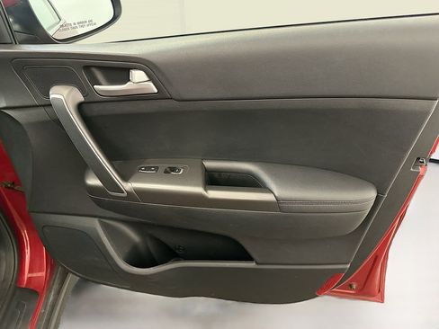 Used 2019 Kia Sportage LX image 32