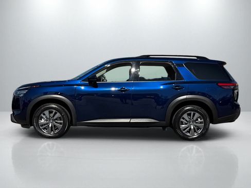 Used 2025 Nissan Pathfinder SV FWD image 2