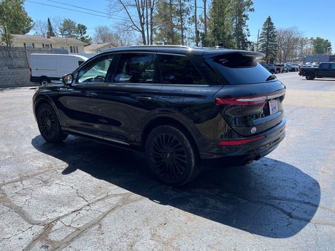 Used 2022 Lincoln Corsair Reserve w/ Equipment Group 201A AWD/4WD image 4