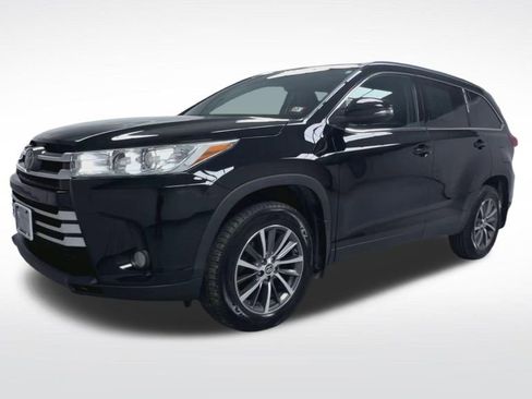 Used 2019 Toyota Highlander XLE image 4