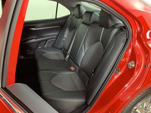 Used 2020 Toyota Camry SE image 28