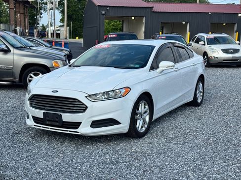 Used 2016 Ford Fusion SE FWD image 1