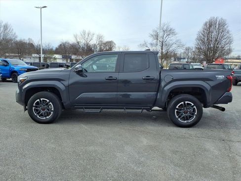 Used 2024 Toyota Tacoma TRD Sport image 7