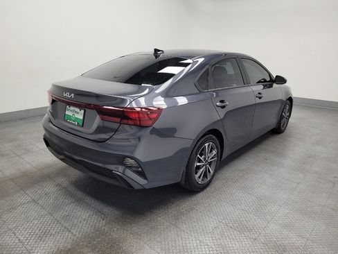 Used 2023 Kia Forte LXS FWD image 9