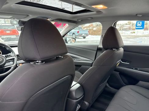 Certified 2025 Hyundai Elantra SEL w/ Cargo Package image 32