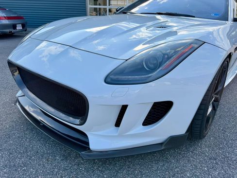 Used 2017 Jaguar F-TYPE R AWD/4WD image 11