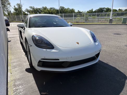 Used 2019 Porsche 718 Cayman S image 1