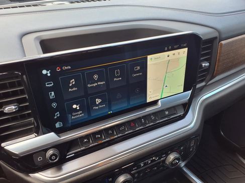 Used 2023 Chevrolet Silverado 1500 High Country w/ Technology Package image 6