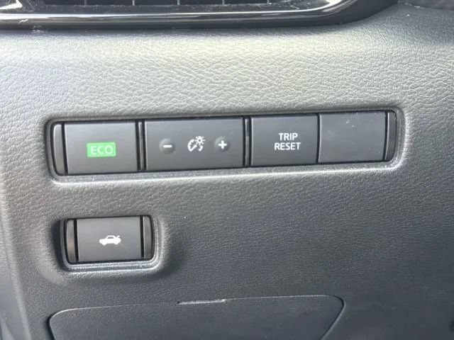 Certified 2025 Nissan Sentra SV FWD image 31