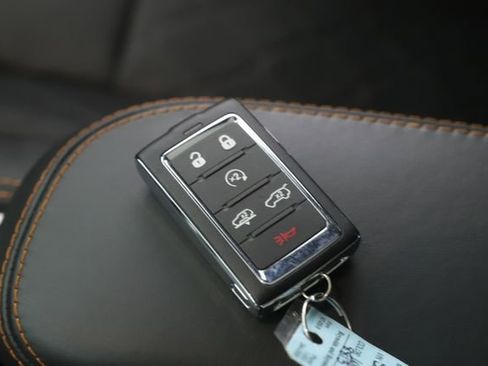 Used 2025 Jeep Grand Wagoneer L Series III w/ Rear Seat Video Group 1 image 3