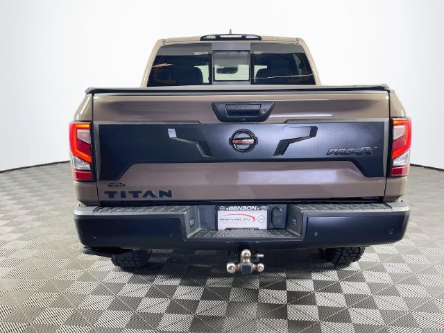 Used 2022 Nissan Titan PRO-4X w/ Pro-4x Convenience Package AWD/4WD image 7