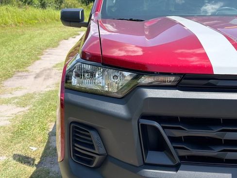 Used 2025 Chevrolet Colorado W/T w/ WT Custom Package RWD image 9