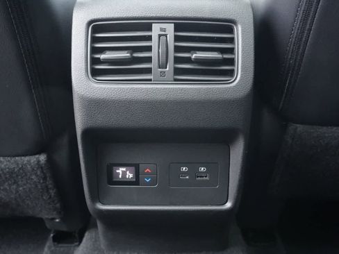 Used 2023 Nissan Rogue SL w/ SL Premium Package image 19