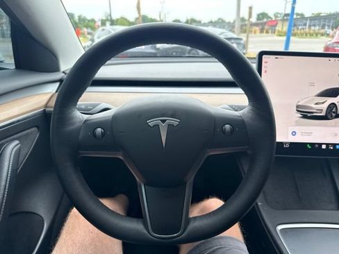Used 2022 Tesla Model 3 Long Range AWD/4WD image 25