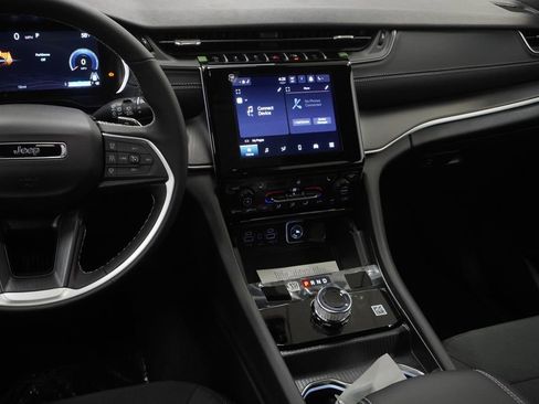 New 2026 Jeep Grand Cherokee L 4WD image 21